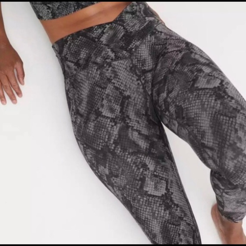 AERIE Offline Snakeskin Leggings
